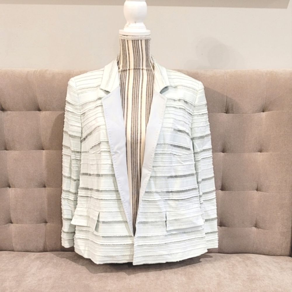 ESCADA Silk mint green open front blazer size  44
